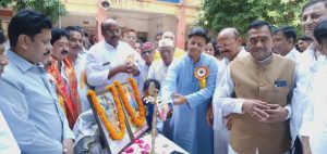 अग्रहरि समाज ने निःशुल्क चिकित्सा शिविर लगाया एवं प्रतिभाशाली बच्चों बच्चों का किया सम्मानित।