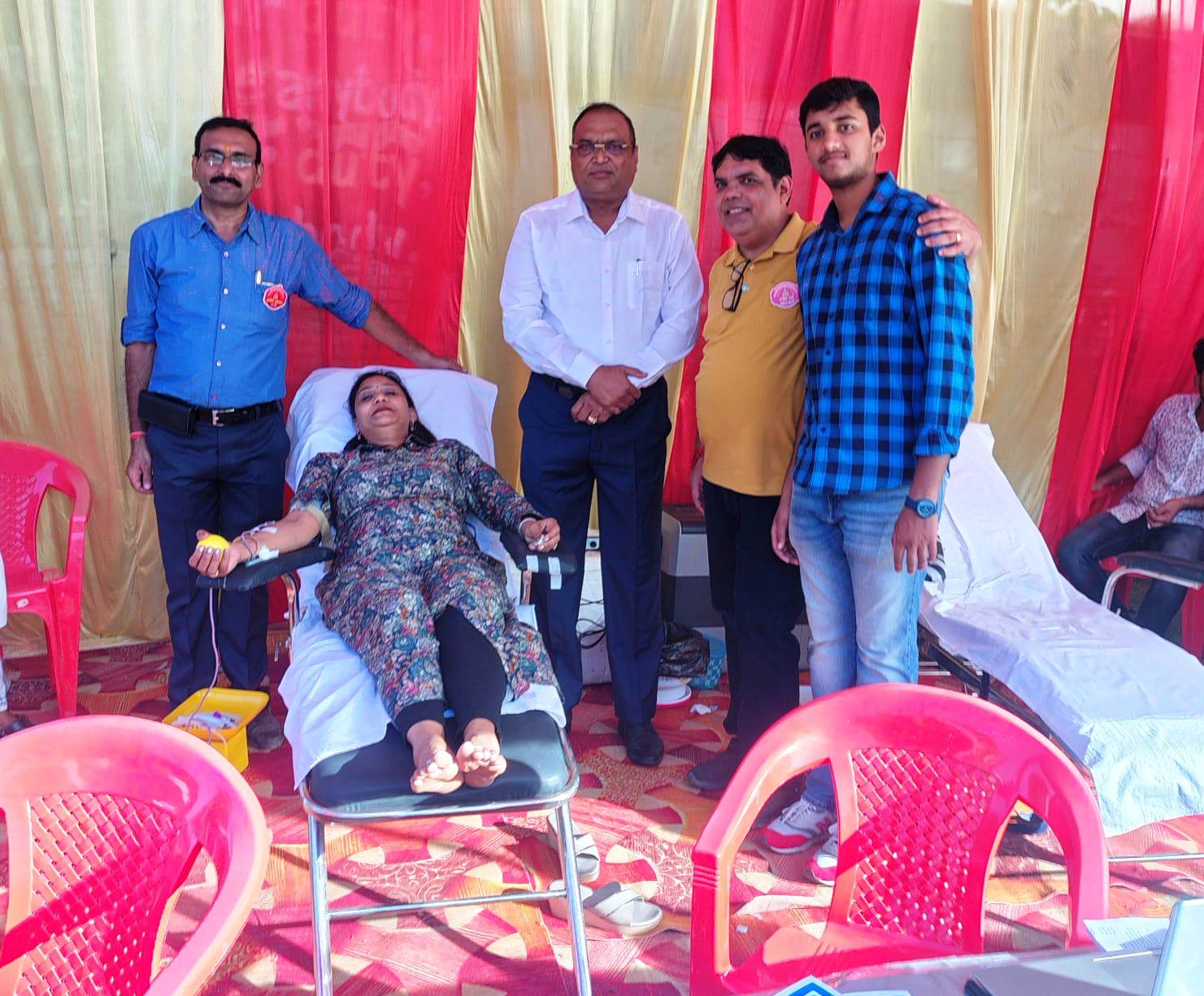 प्रयागराज में अग्रसेन महोत्सव: बुजुर्ग सम्मान, स्वास्थ्य शिविर और रोजगार मेले का संगम।