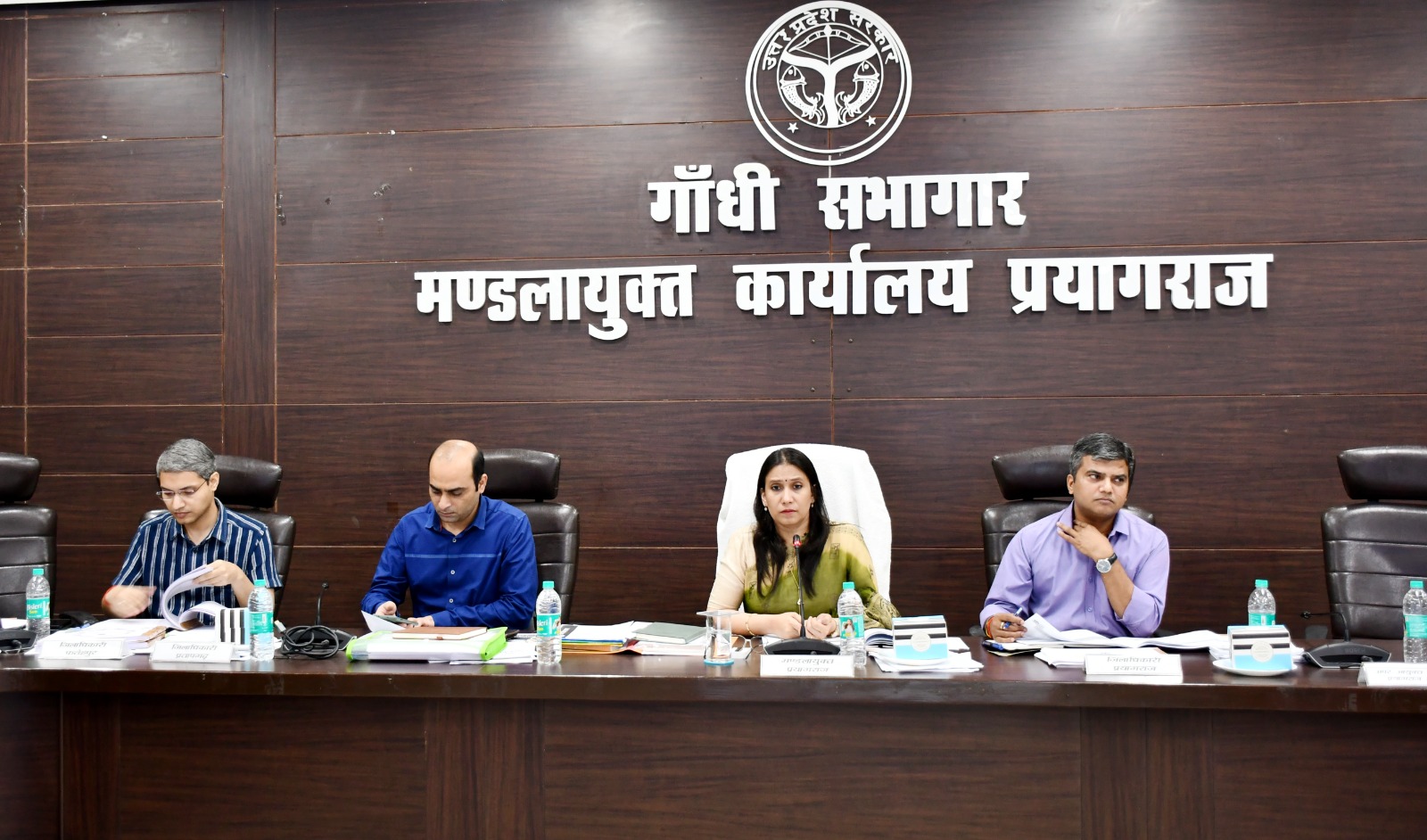 मण्डलायुक्त की अध्यक्षता में मुख्यमंत्री डैशबोर्ड, निर्माण परियोजनाओं एवं विकास कार्यों की मण्डलीय समीक्षा बैठक सम्पन्न।