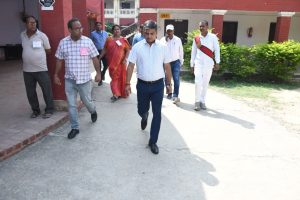 जिलाधिकारी ने राज्य/प्रवर अधीनस्थ सेवा प्रारंभिक परीक्षा-2025 व सहायक वन सरंक्षक/क्षेत्रीय वन अधिकारी सेवा-2025 परीक्षा को सकुशल, सुचितापूर्ण एवं नकलविहीन सम्पन्न कराने हेतु परीक्षा केंद्रों का भ्रमण कर चल रही परीक्षा का लिया जायजा।
