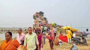 Yam Dwitiiya Mela: घूरपुर के सुजावन देव मंदिर में शुरू हुआ ऐतिहासिक मेला।