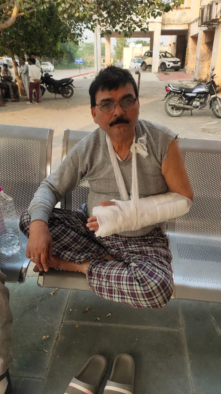 ककराही के पूर्व प्रधान पर असमाजिक तत्वों ने किया जानलेवा हमला,दोषियों की गिरफ्तारी की मांग।