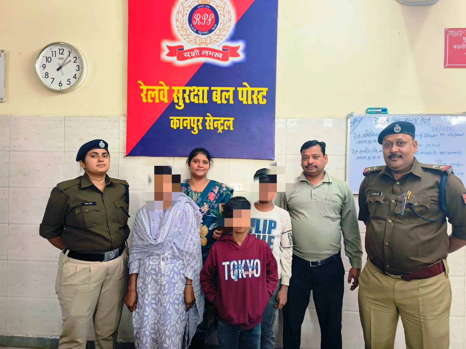 ऑपरेशन नन्हे फ़रिश्ते के अंतर्गत तीन नाबालिग बच्चों को सुरक्षित रूप से चाइल्ड लाइन कानपुर को सुपुर्द किया गया।