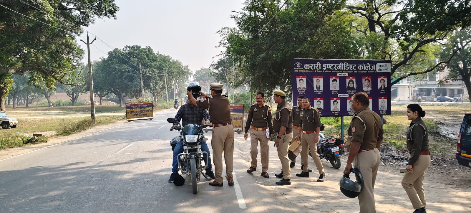 थाना करारी पुलिस ने कस्बा करारी में यातायात नियमों के पालन हेतु वाहन चेकिंग चलाया।