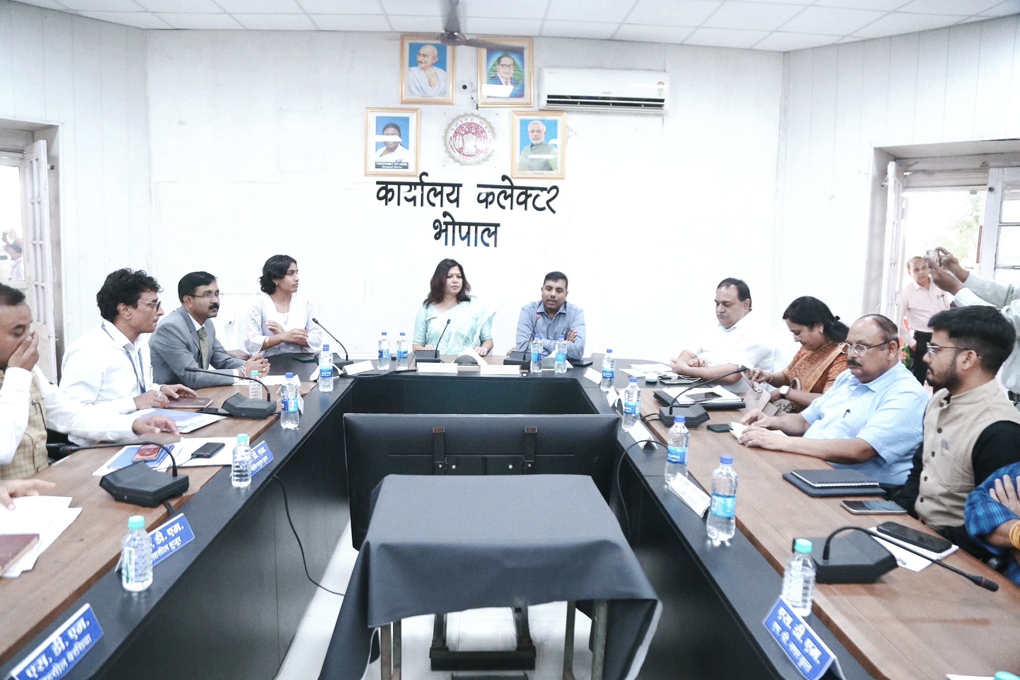 कोई भी पात्र मतदाता छूटे नहीं अपात्र शामिल न हो ईसीआई की निदेशक ने की एसआईआर की तैयारियों की समीक्षा।