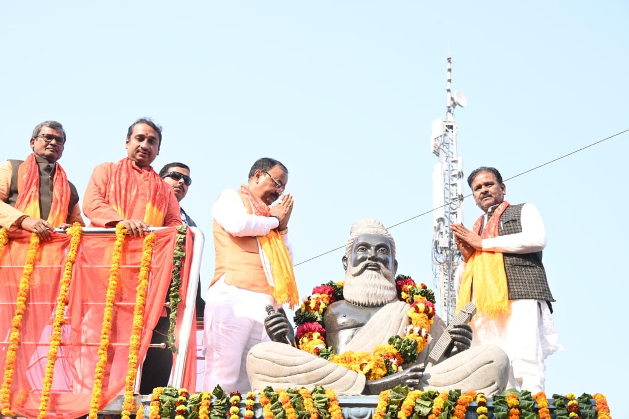 उपमुख्यमंत्री ने तमिलनाडु के पूज्य संत श्री तिरूवल्लुवर जी की प्रतिमा का किया अनावरण।