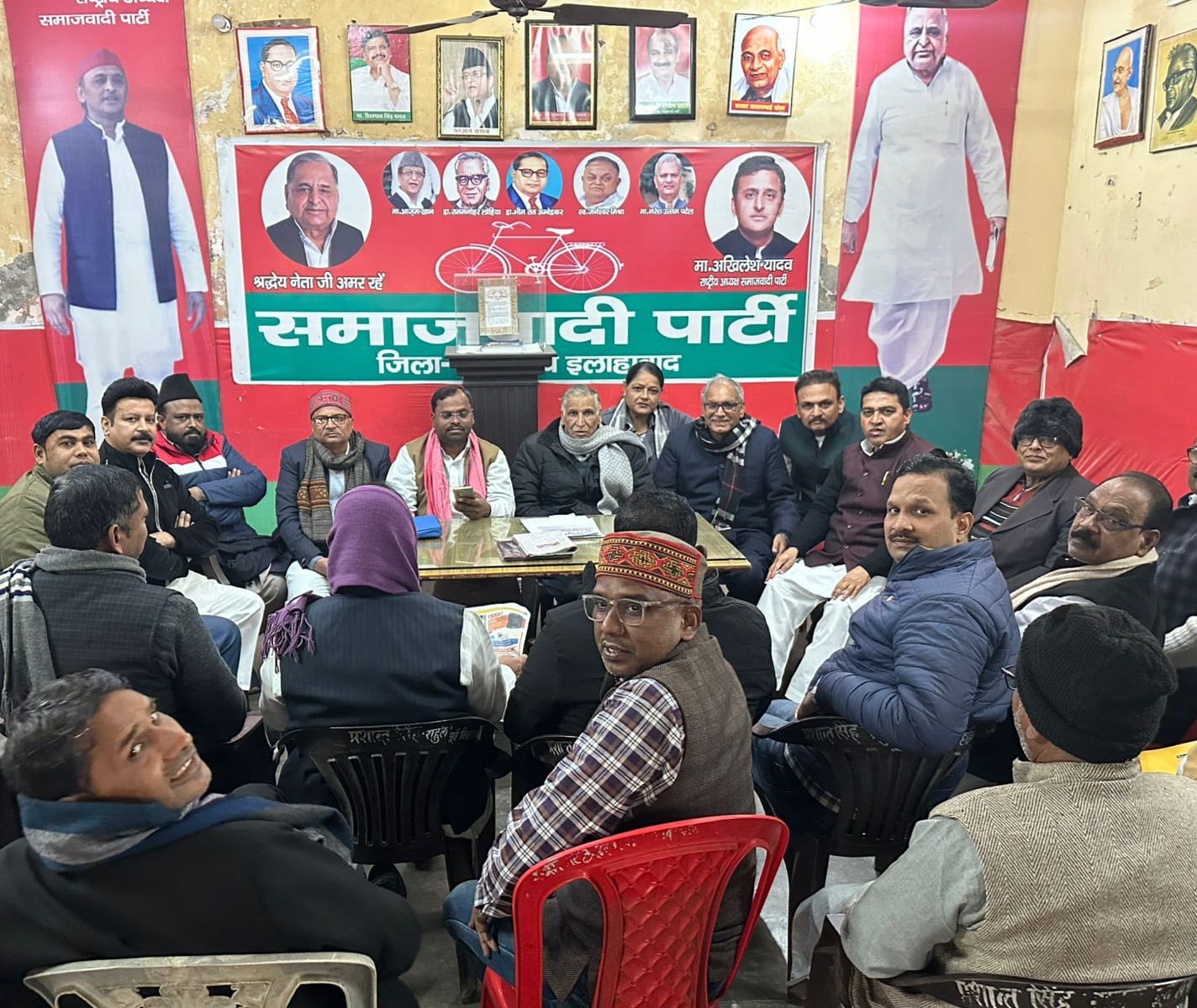 सपा का नए मतदाता बनाने पर जोर, महानगर इकाई की बैठक में विभिन्न मुद्दों पर हुई चर्चा।