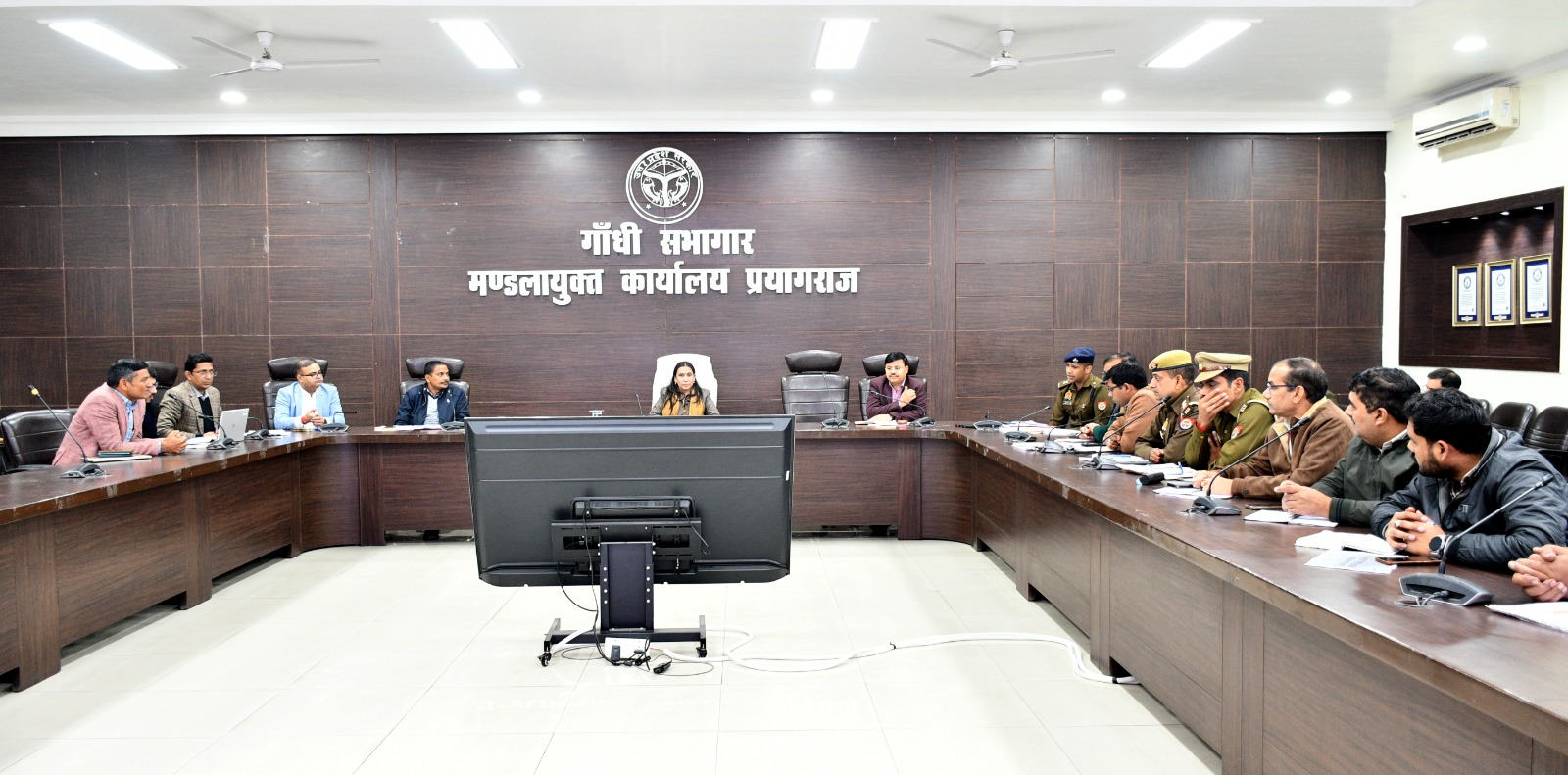 माघ मेले के दृष्टिगत लगभग 5200 से अधिक साइनेज लगाने की योजना है।