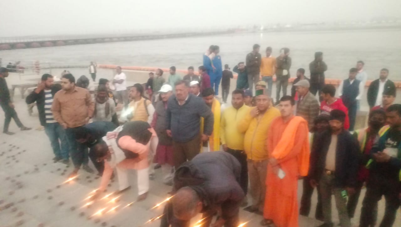 दशाश्वमेध घाट पर दीपोत्सव की भव्य चमक, दीपावली को यूनेस्को मान्यता मिलने का हुआ उत्सव।