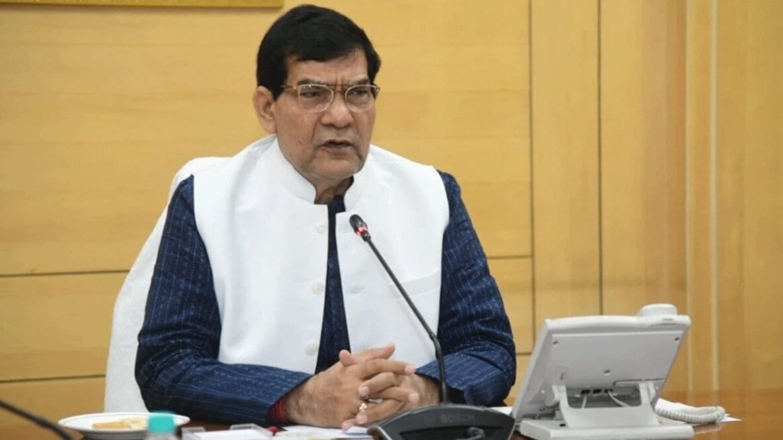 जनता की समस्याओं के समाधान के लिए सरकार पूरी तरह प्रतिबद्ध- ए.के. शर्मा।