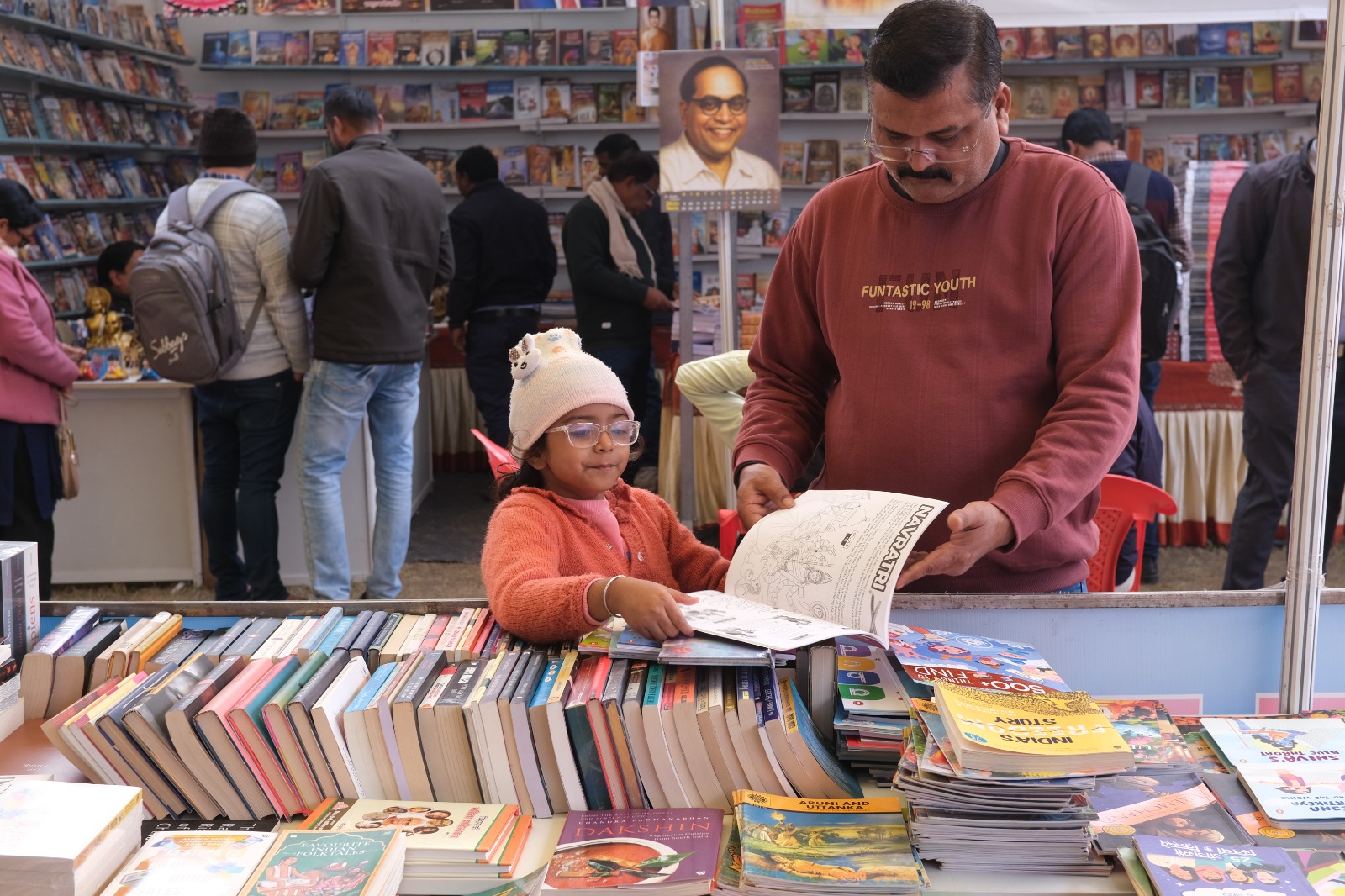 विज़िटर बुक में झलका पाठकों का भावनात्मक जुड़ाव।