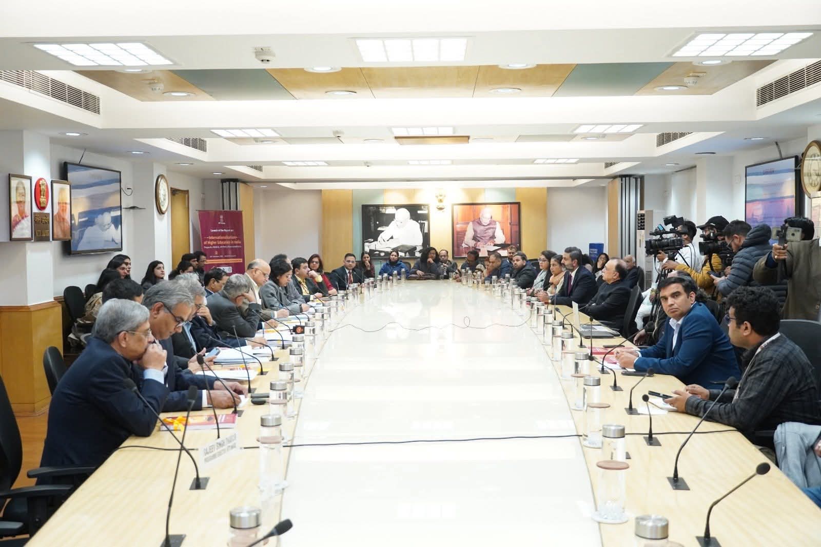 भारत में उच्च शिक्षा के अंतर्राष्ट्रीयकरण पर नीति आयोग ने रिपोर्ट जारी की।