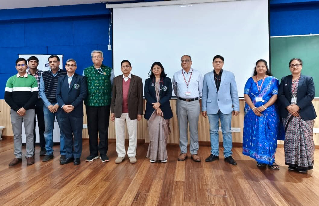 एंटीबायोटिक का विवेकपूर्ण उपयोग एंटीमाइक्रोबियल रेजिस्टेंस से लड़ने के लिए आवश्यक।
