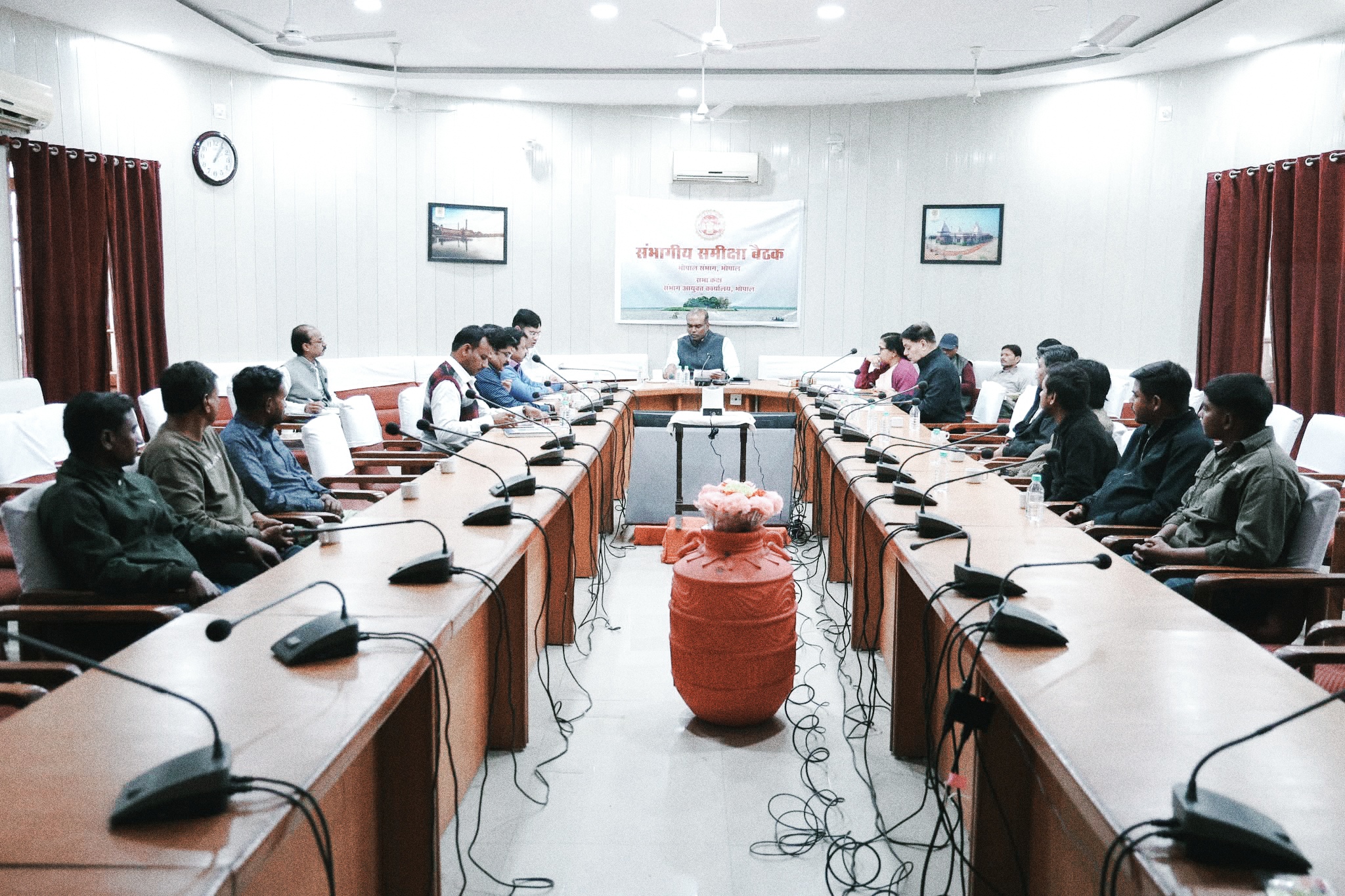 संभागायुक्त के निर्देश संभाग के सभी जिलों में सभी वाहनों का पीयूसी सर्टिफिकेशन करवाएं।