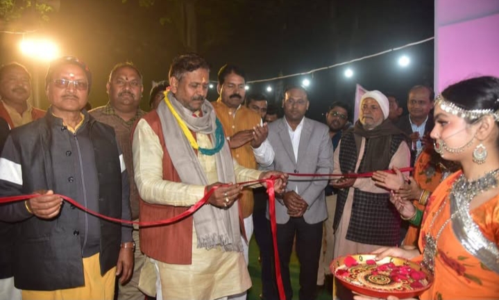 "नवयुग खादी-परंपरा से प्रगति की राह" थीम पर आयोजित खादी प्रदर्शनी माघ मेला 2026 का हुआ भव्य शुभारंभ।