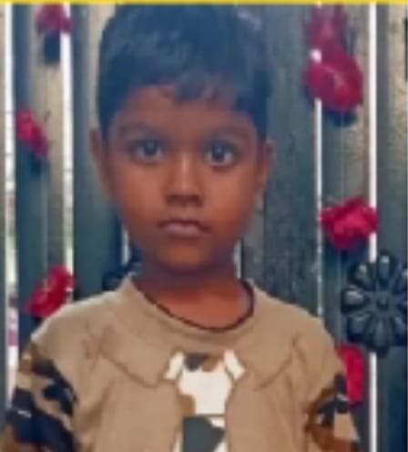 मूंढापांडे एक तेज़ रफ्तार कैंटर ने बाइक सवार दंपति को मारी जोरदार टक्कर महिला घायल व 8 वर्षीय बालक की मौत।