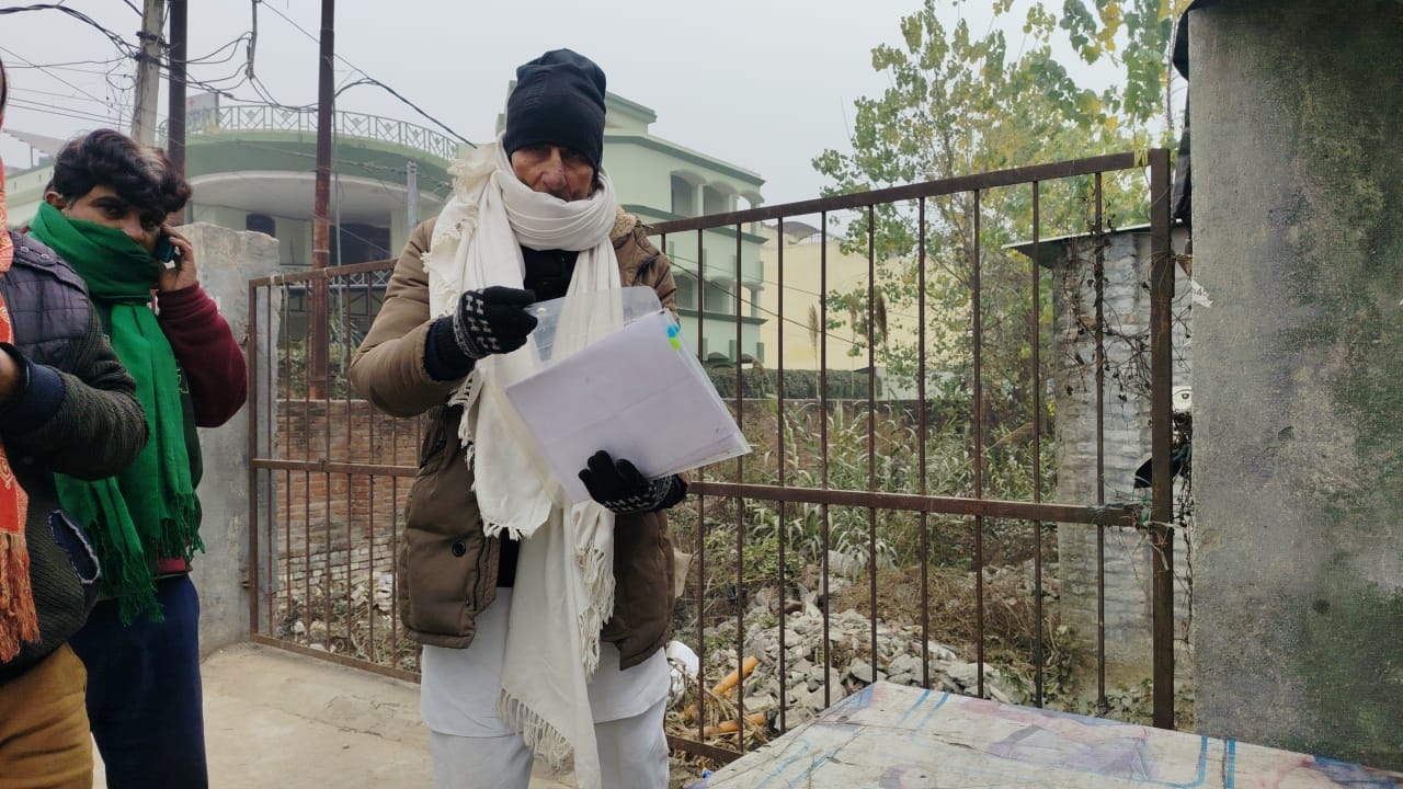 गरीबों के निशुल्क इलाज के लिए दान में दी गई जमीन के दुरुपयोग का आरोप लगा।