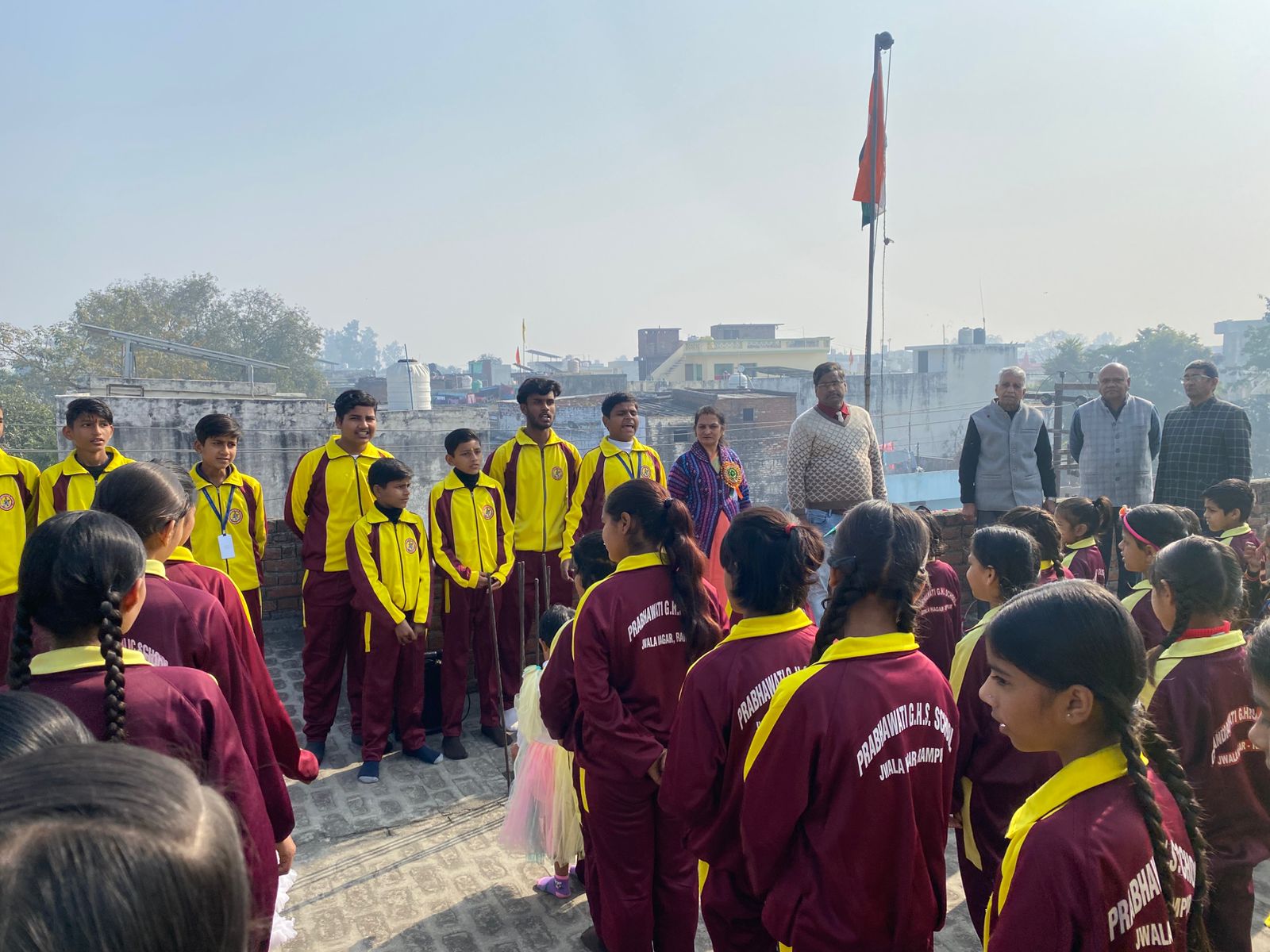 प्रभावती गर्ल्स हायर सेकेंडरी स्कूल ज्वाला नगर में स्थित एक भव्य 77वें गणतंत्र दिवस का आयोजन किया गया।