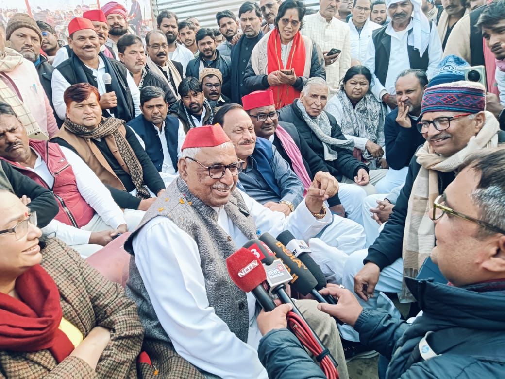 माघ मेला क्षेत्र में मूर्ति लगाना अपराध नहीं, सरकार डरी हुई है -माता प्रसाद पाण्डेय।
