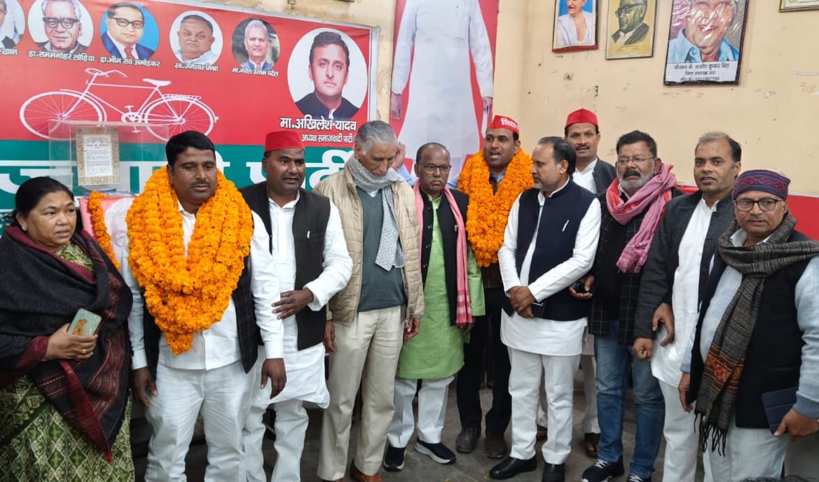 सपा के नव नियुक्त पदाधिकारियों का हुआ स्वागत।