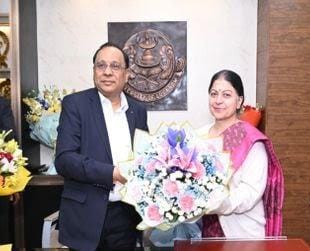 डॉ. जेपी सैनी ने लखनऊ विश्वविद्यालय के कुलपति के रूप में संभाला कार्यभार।