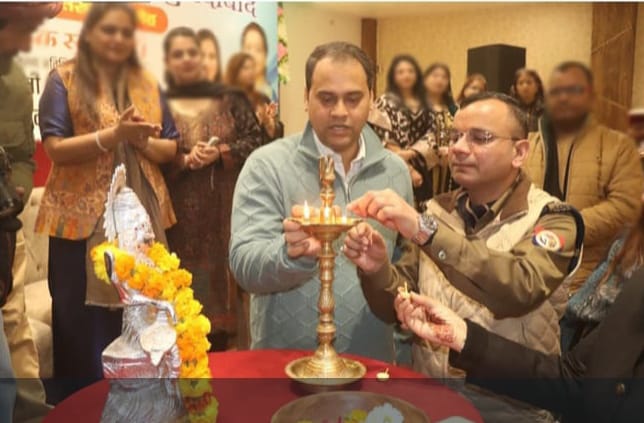 डीएम व एसएसपी के हाथों जरूरतमंद बालिकाओं को मिली साइकिल, शिक्षा और सशक्तिकरण का संदेश।