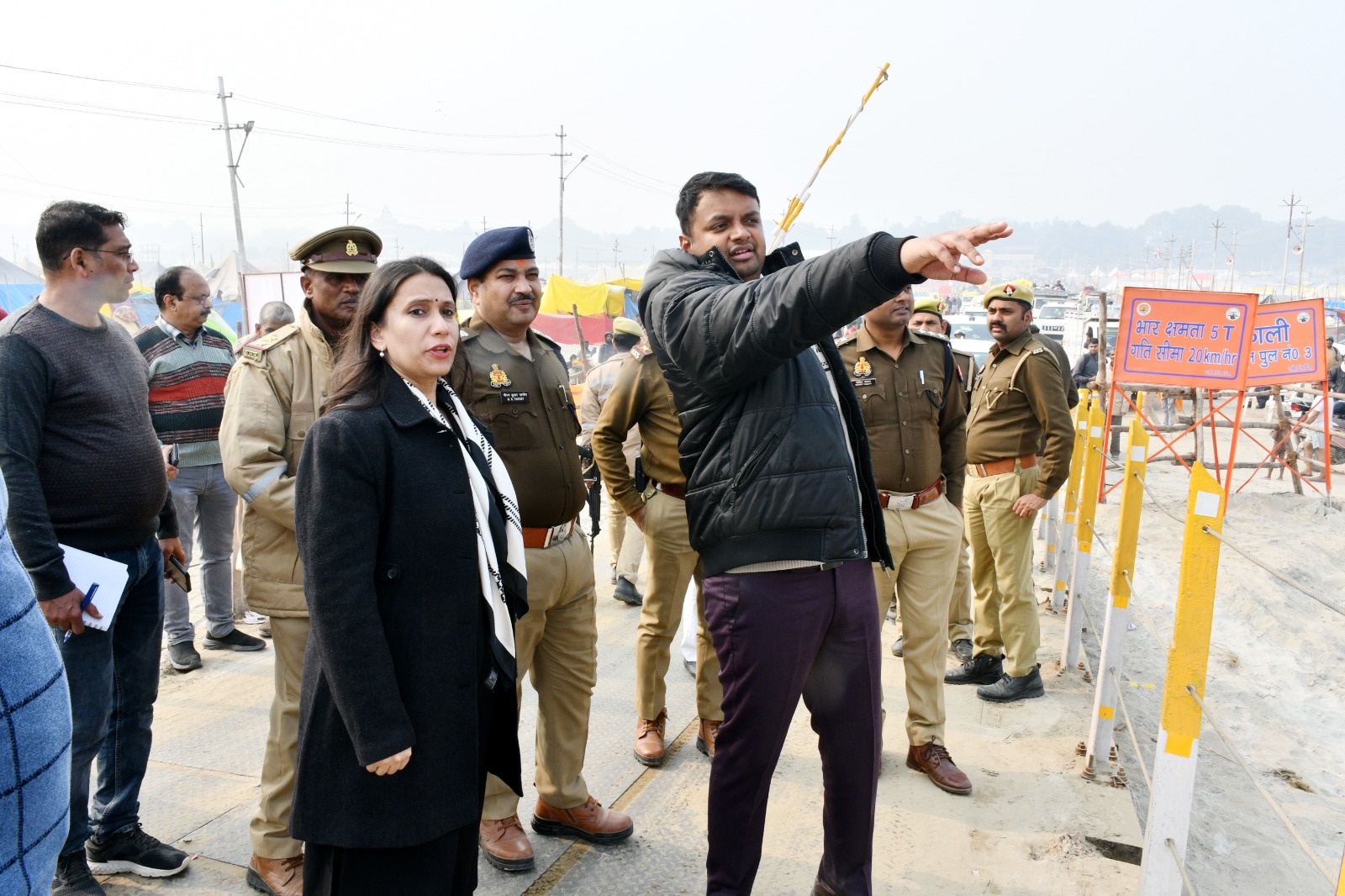 मण्डलायुक्त ने माघ मेला-2026 के दृष्टिगत तैयारियों का निरीक्षण कर जायजा लिया।