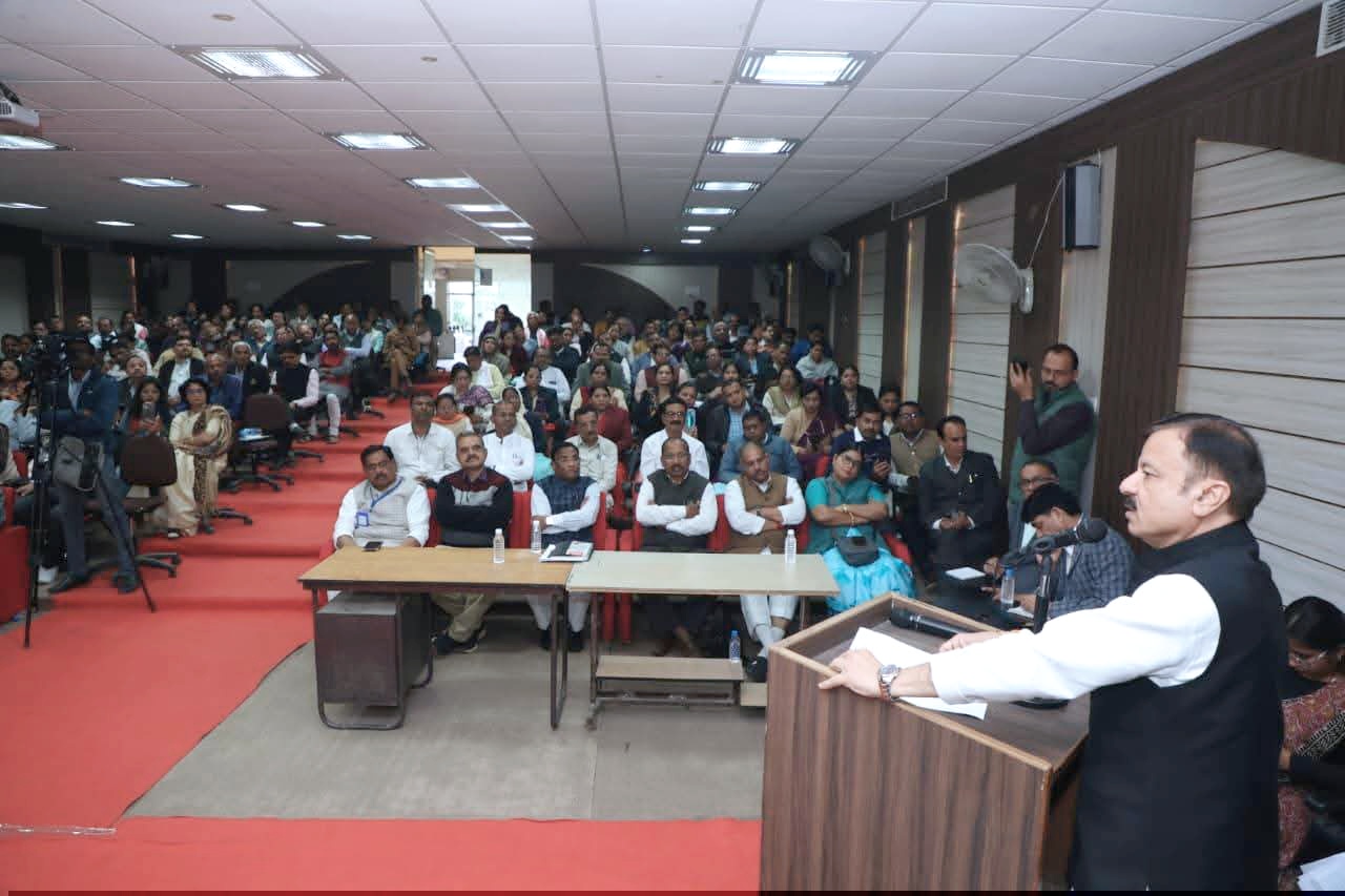 पांच दिवसीय पाठ्यपुस्तक लेखन कार्यशाला का स्कूल शिक्षा मंत्री ने किया शुभारंभ।