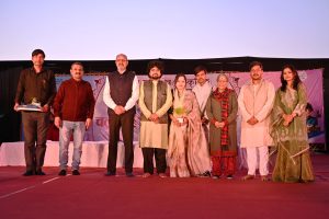 “ए री सखी मंगल गाओ री” के सुरों से सजी ‘चलो मन गंगा–यमुना तीर’ की सांस्कृतिक संध्या, एस. मंगलामुखी ने कथक नृत्य से दर्शकों को किया अभिभूत।