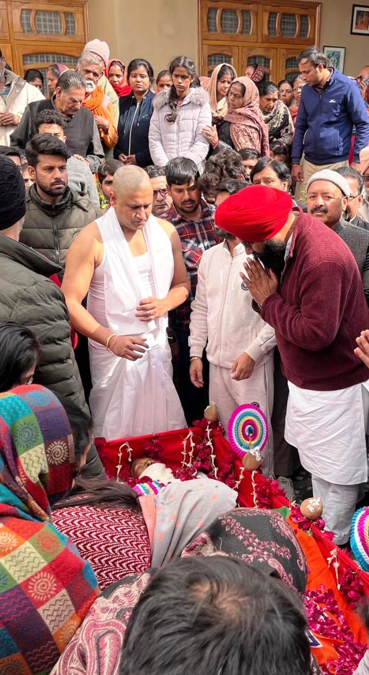 प्रमोद कुमार जोहरी को अंतिम विदा, हर आंखे हुई नम। 