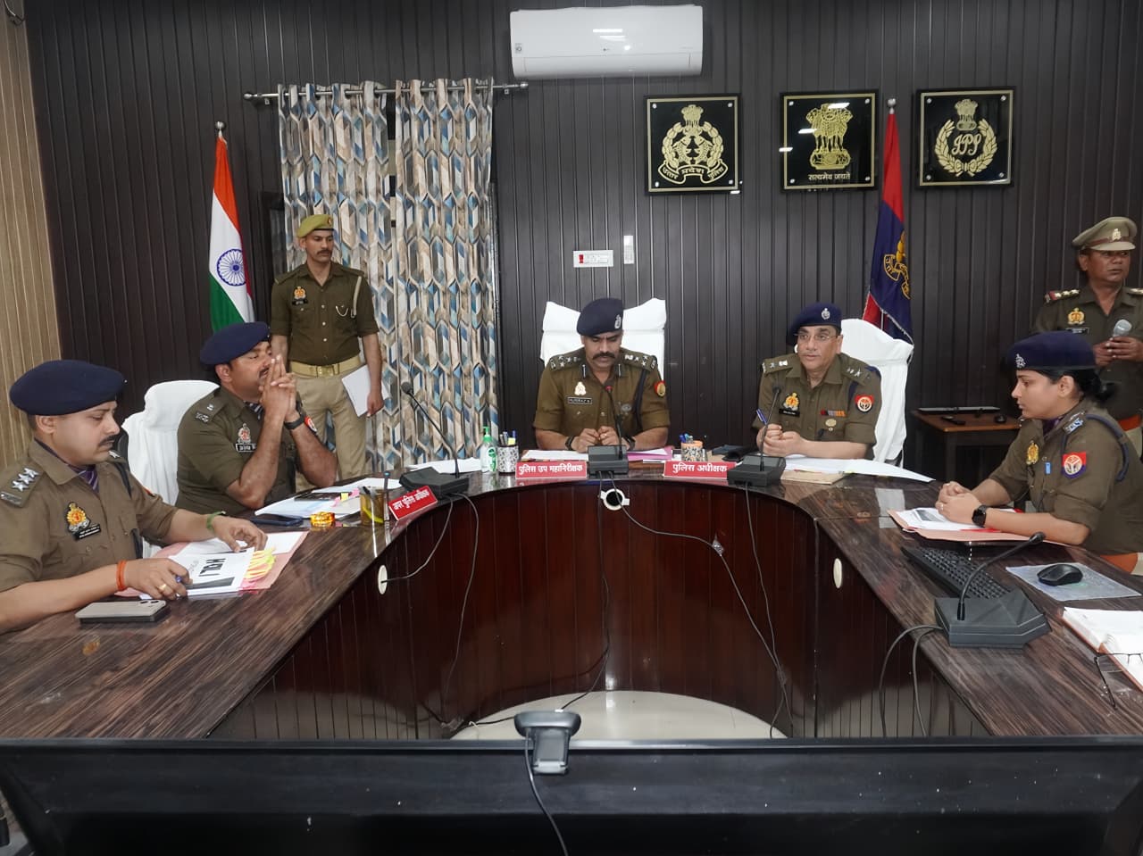 पुलिस लाइन, रामपुर में वार्षिक निरीक्षण उपरांत समीक्षा गोष्ठी का किया गया आयोजन।