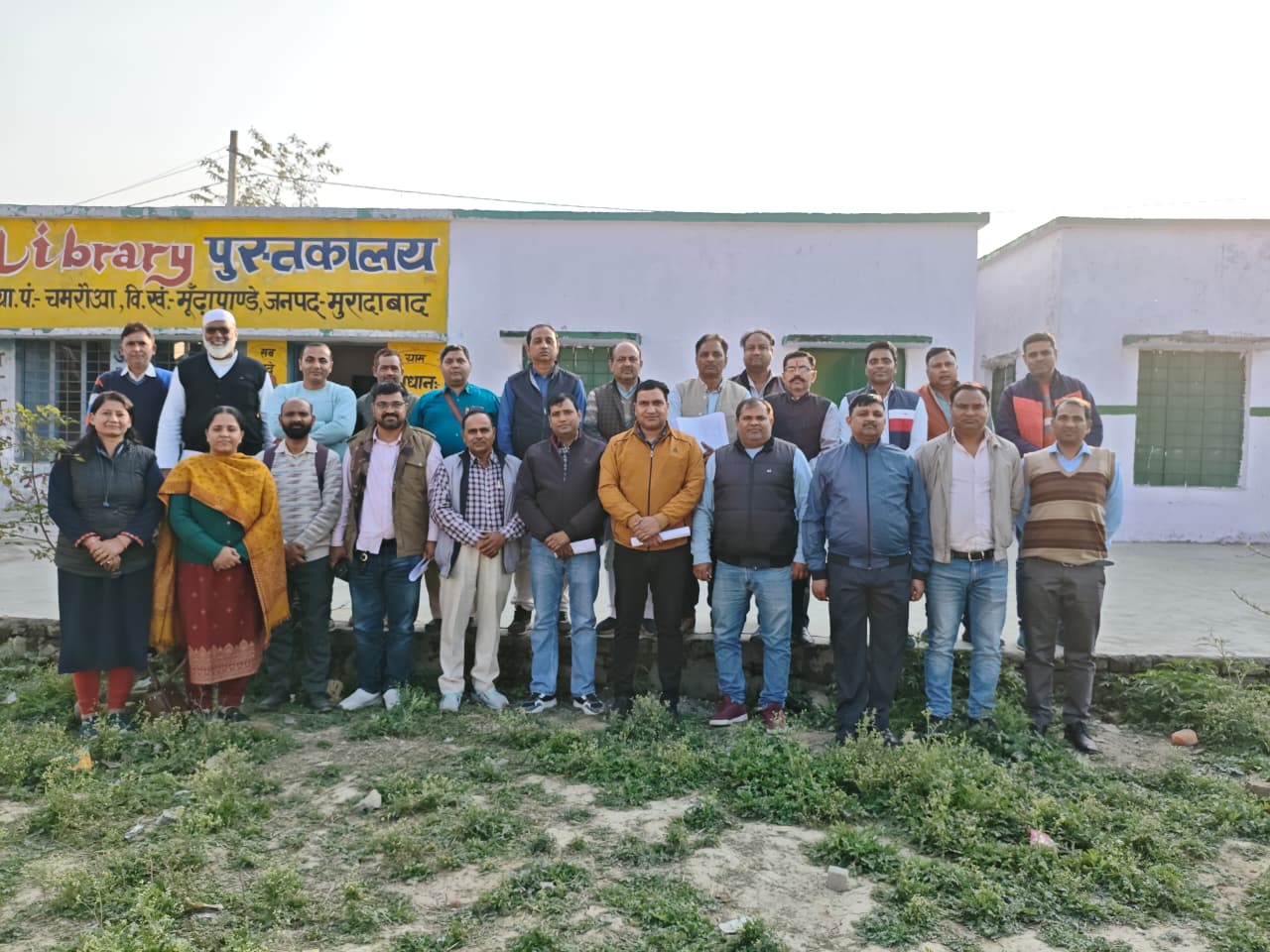 शिक्षकों के अस्तित्व पर संकट आर-पार की जंग का एलान, मूंढ़ापांडे में हुंकार।