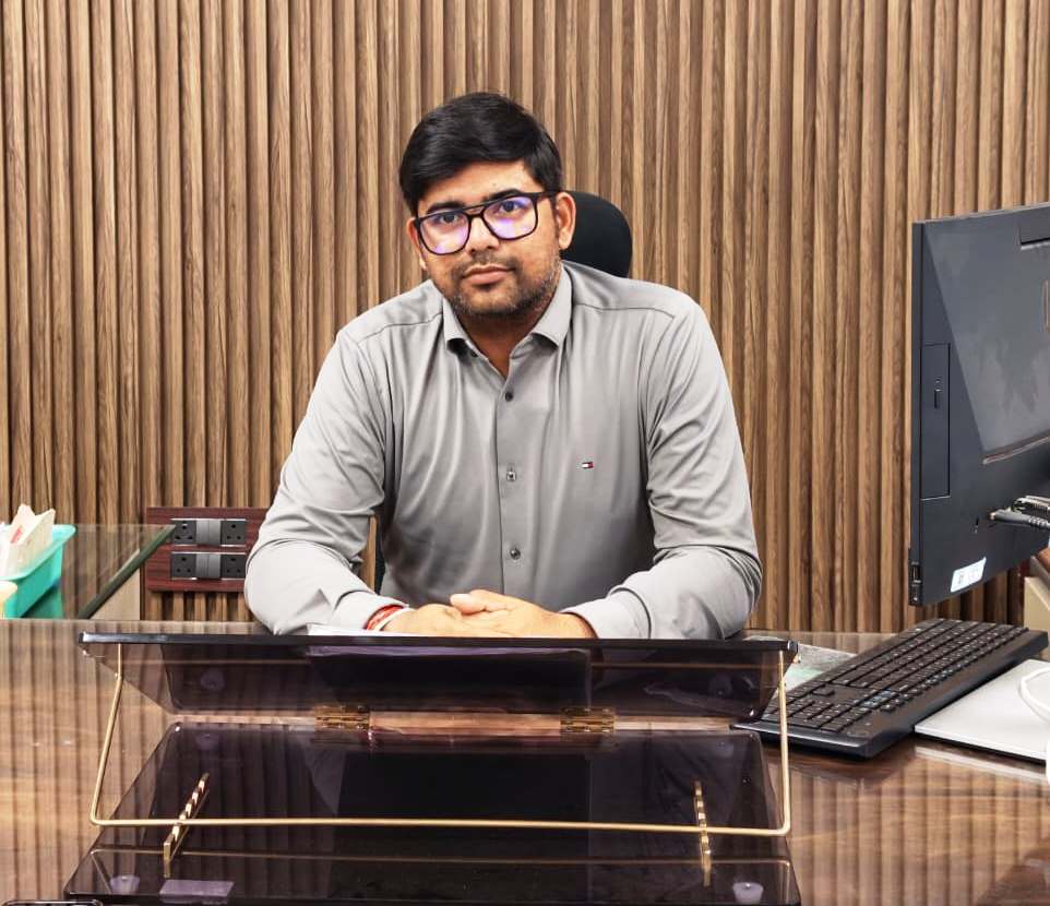आकाश श्रीनेत्र ने वरिष्ठ मंडल बिजली इंजीनियर (परि.) प्रयागराज का पदभार किया ग्रहण।