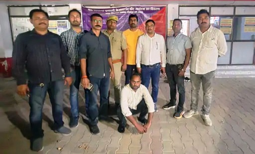 STF Prayagraj ने 50 हजार के इनामी हत्यारे को पकड़ा।