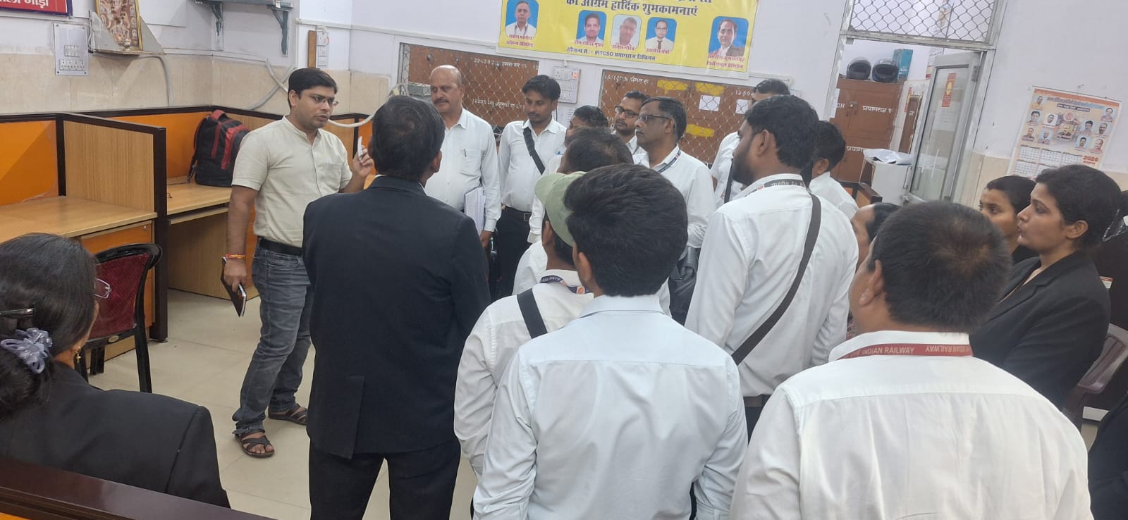 प्रयागराज जंक्शन पर नकली/डुप्लीकेट यूटीएस टिकटों की पहचान हेतु परामर्श सत्र आयोजित।