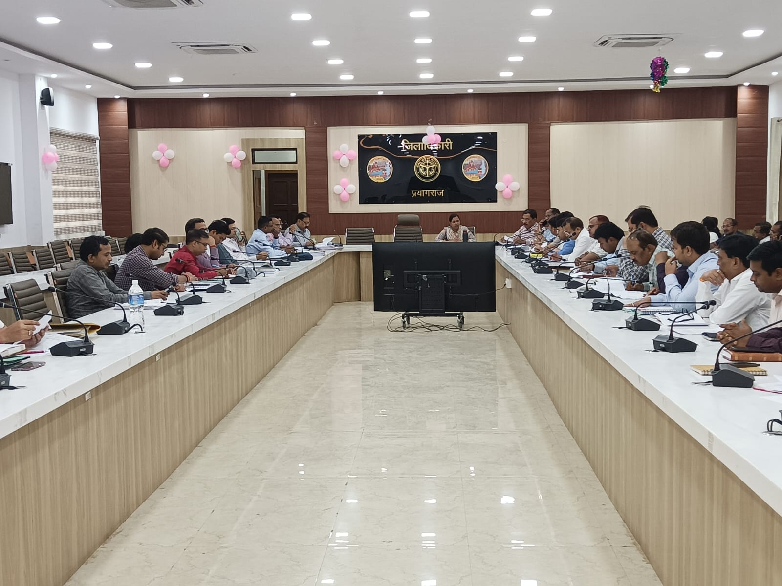 मुख्य विकास अधिकारी की अध्यक्षता में मुख्यमंत्री डैशबोर्ड, विकास कार्य एवं निर्माण कार्यों की समीक्षा बैठक सम्पन्न।