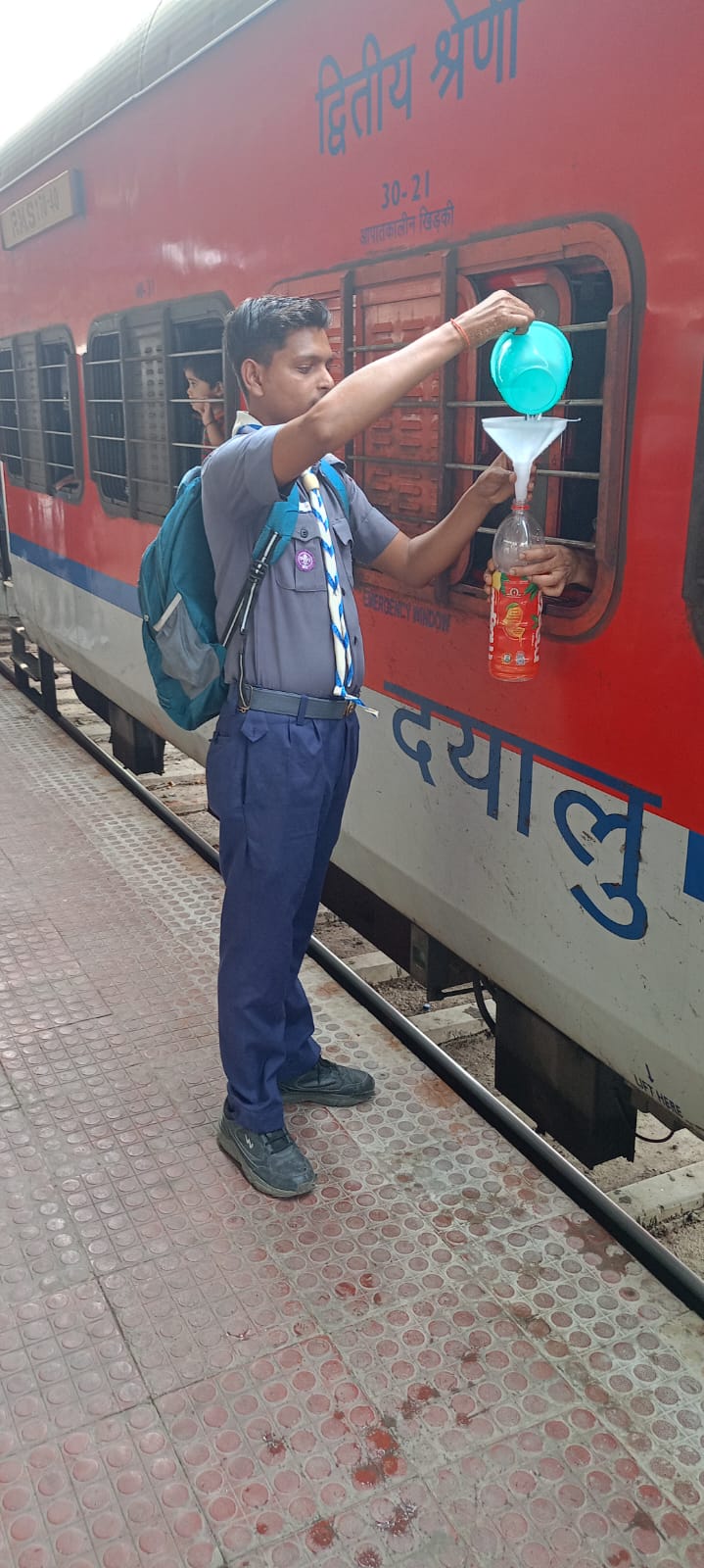 प्रयागराज मण्डल के रेलवे स्टेशनों पर यात्रियों हेतु नि:शुल्क शीतल पेयजल सेवा।