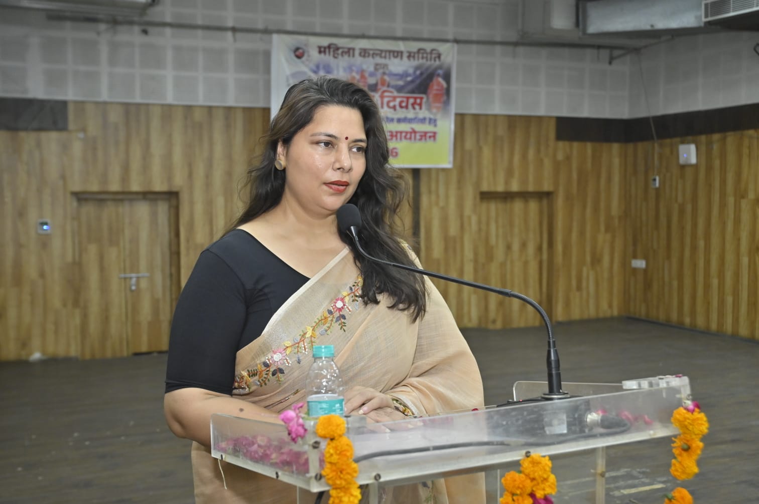 महिला कल्याण समिति द्वारा श्रमिक दिवस समारोह का आयोजन, 51 कर्मचारियों को किया गया सम्मानित।