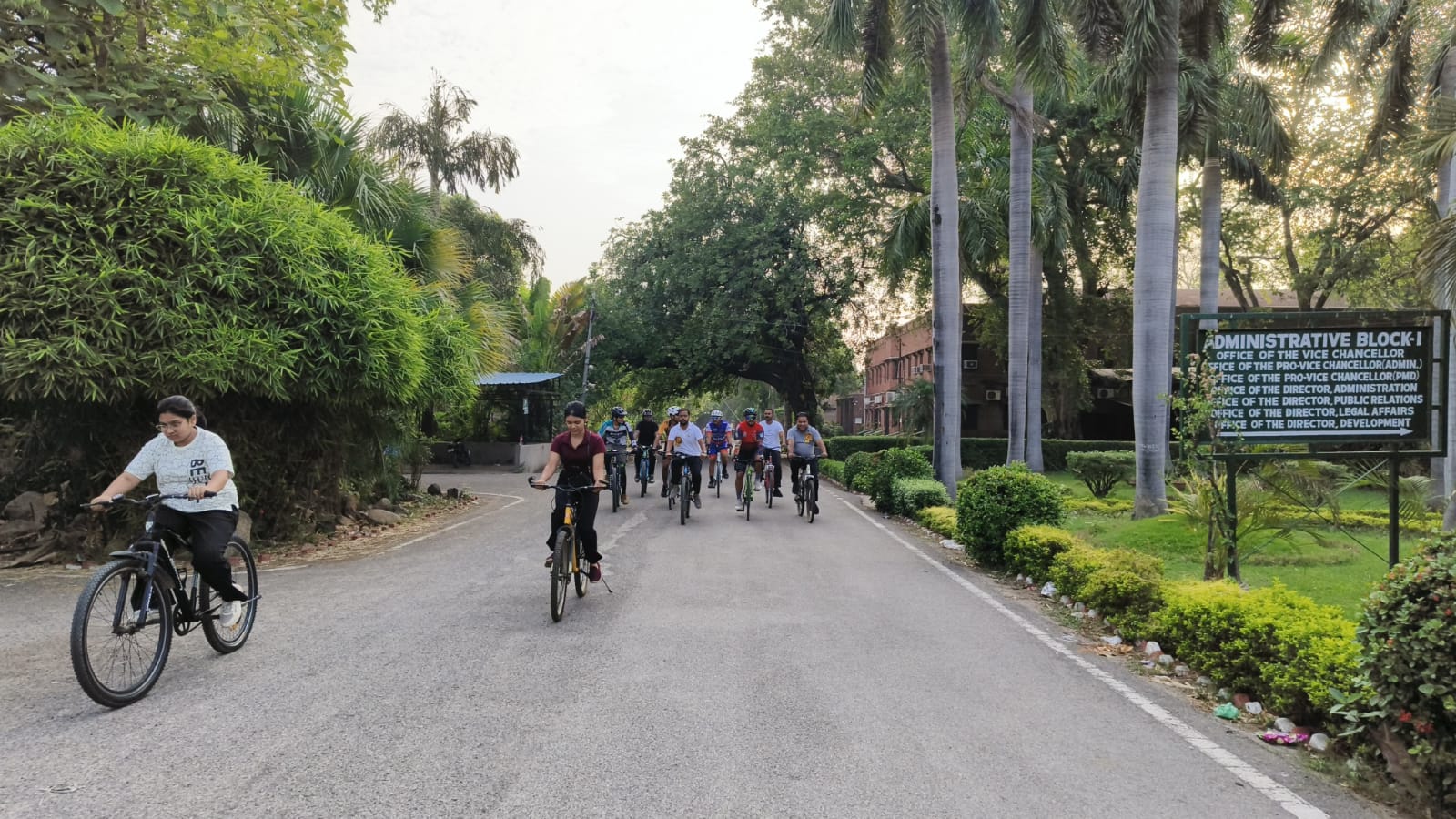 शुआट्स में फिटनेस साईकिल राइड कार्यक्रम का हुआ आयोजन।