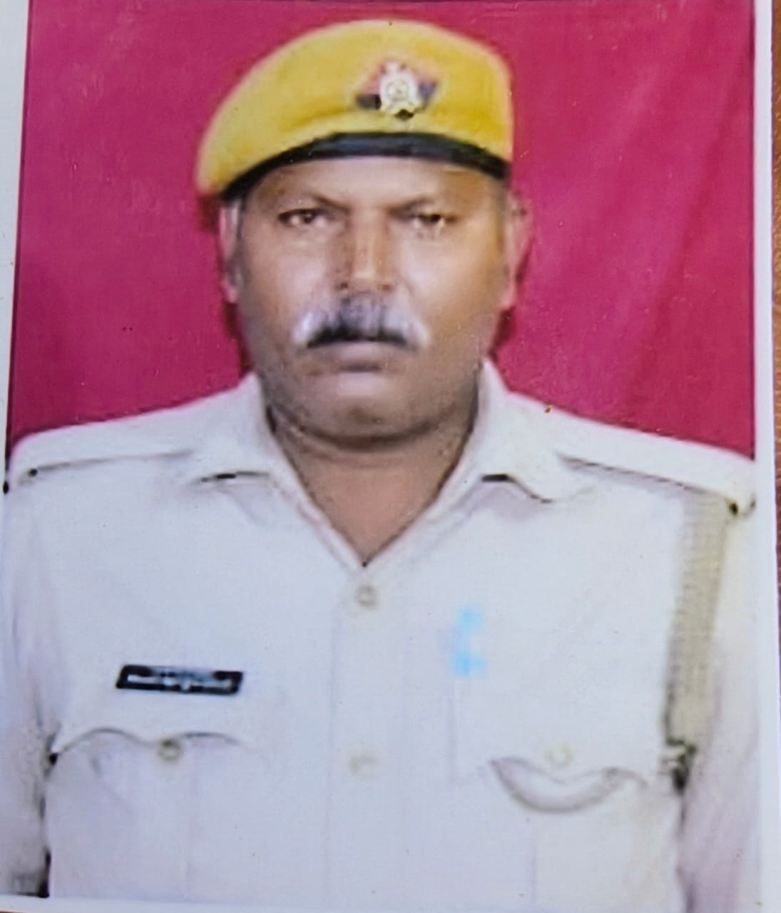 अलीनगर थाने में तैनात होमगार्ड जवान की संदिग्ध मौत, गांव में शव मिलने से सनसनी।