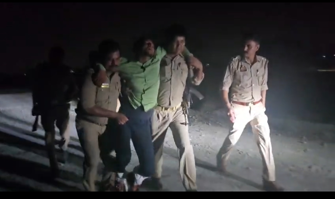 मनोज हत्याकांड का 24 घंटे में खुलासा, मुठभेड़ में शूटर के दोनों पैरों में लगी गोली।
