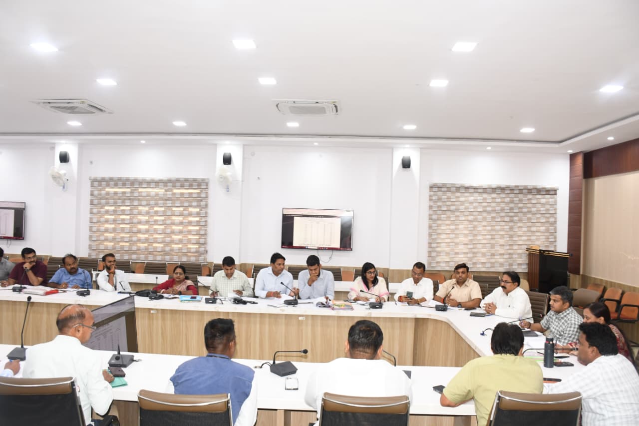 व्यक्तिगत शौचालय निर्माण में खराब प्रगति वाले एडीओ (पंचायत) का वेतन रोकने के निर्देश, जिला स्वच्छता समिति की बैठक संपन्न।