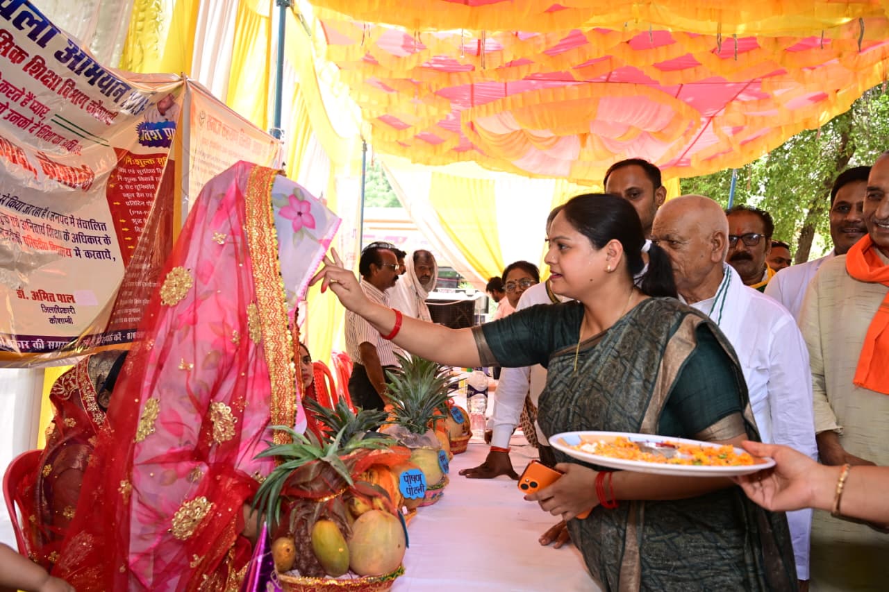 जिला पंचायत अध्यक्ष ने विकास खण्ड नेवादा में आयोजित स्वास्थ्य शिविर का किया उद्घाटन।