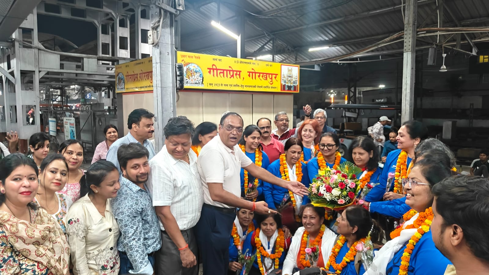 कैलाश मानसरोवर यात्रा से लौटीं 25 महिला श्रद्धालुओं का श्री अग्रसेन अग्रवाल समाज ने किया भव्य स्वागत एवं अभिनंदन।