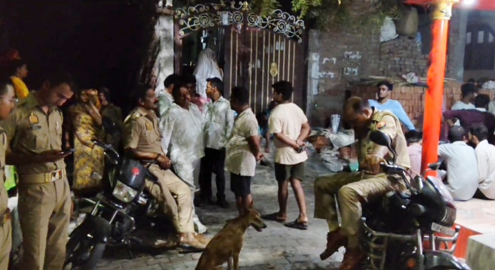 पति फ्रूटी लेने गया था बाजार, लौटने पर पत्नी फंदे से लटकी और बेटा मृत मिला।