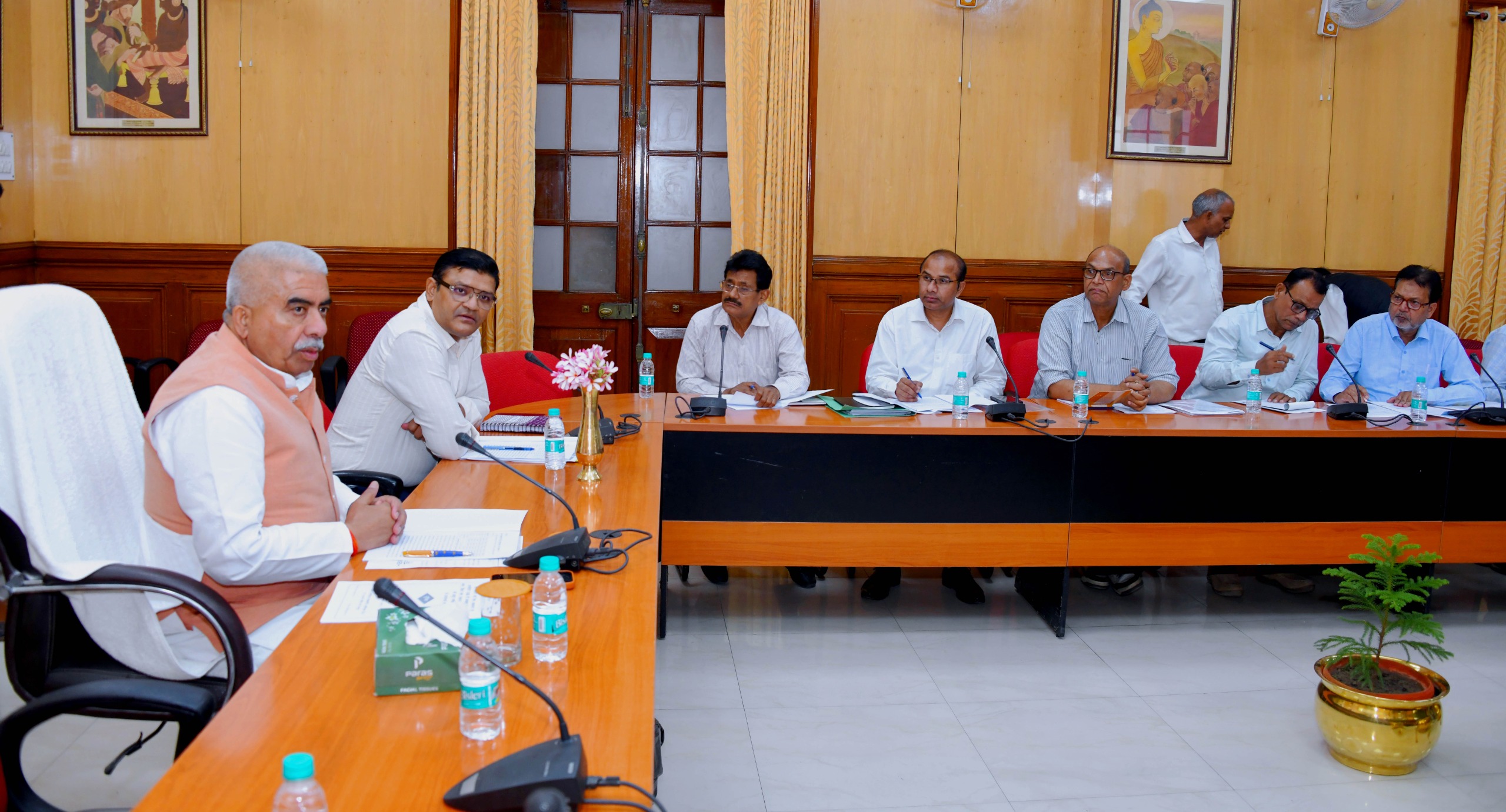 हथकरघा क्षेत्र को मिलेगा नया संबल, योजनाओं के प्रभावी क्रियान्वयन पर दें विशेष ध्यान- राकेश सचान।