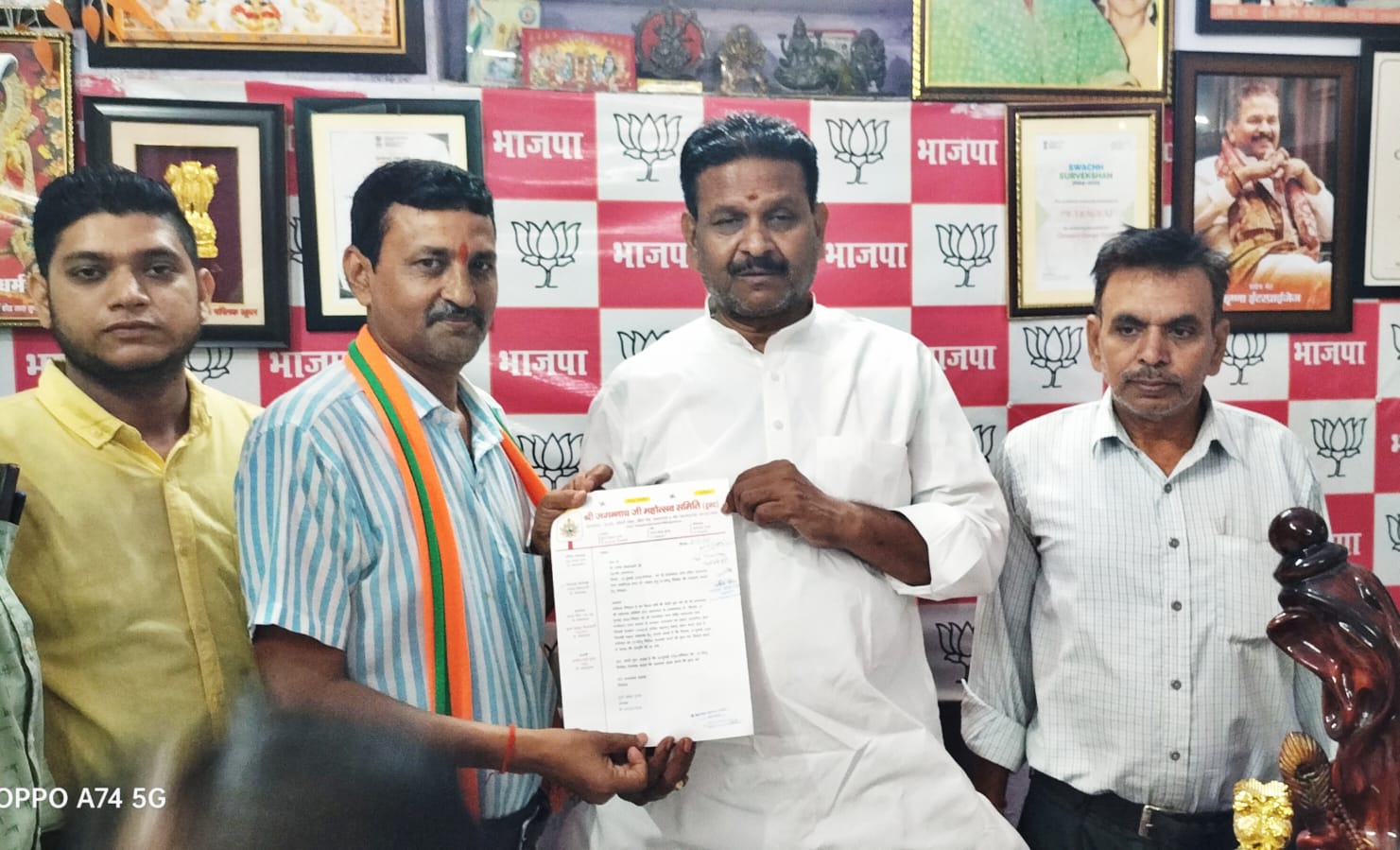 रथ यात्रा महोत्सव की व्यवस्था लेकर महापौर को दिया गया ज्ञापन।