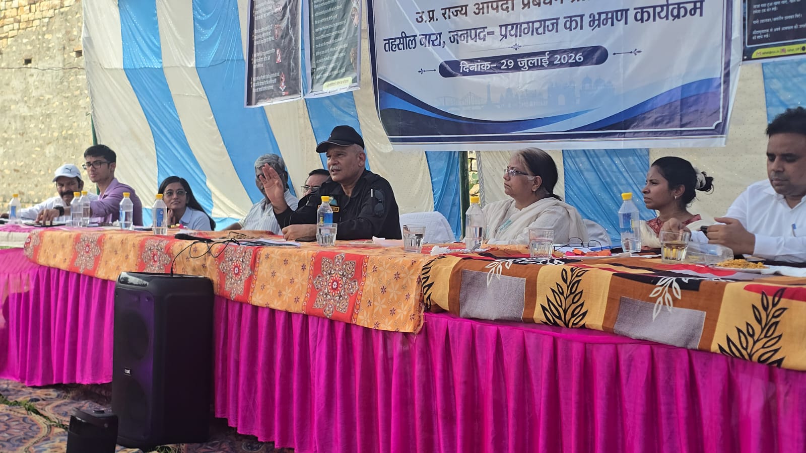 उत्तर प्रदेश राज्य आपदा प्रबंधन प्राधिकरण के उपाध्यक्ष लेफ्टिनेंट जनरल योगेन्द्र डिमरी ने तहसील बारा के ग्राम सोनबरसा का क्षेत्रीय भ्रमण कर स्थानीय परिस्थितियों का किया मूल्यांकन।