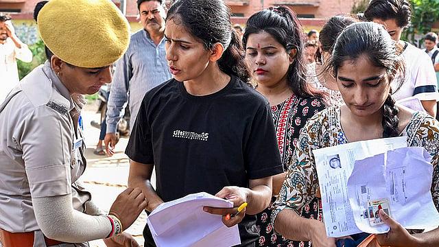 तीन दिवसीय यूपीटीईटी-2026 की पहले दिन की परीक्षा एआई निगरानी में शांतिपूर्ण संपन्न- डॉ. प्रशांत कुमार।