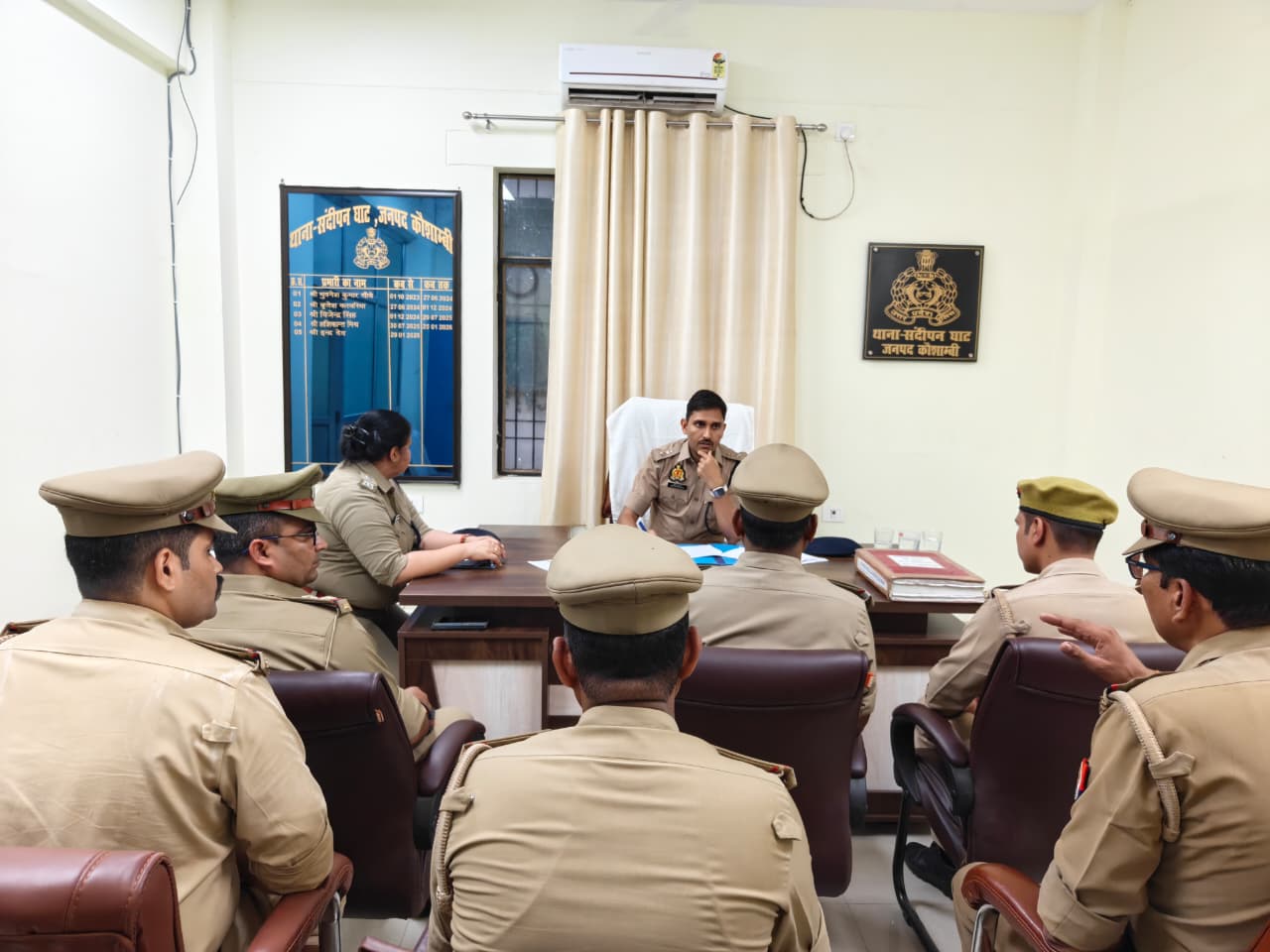 एसपी ने थाना संदीपनघाट में अर्दली रूम आयोजित कर लंबित प्रकरणों एवं कानून-व्यवस्था की समीक्षा की।